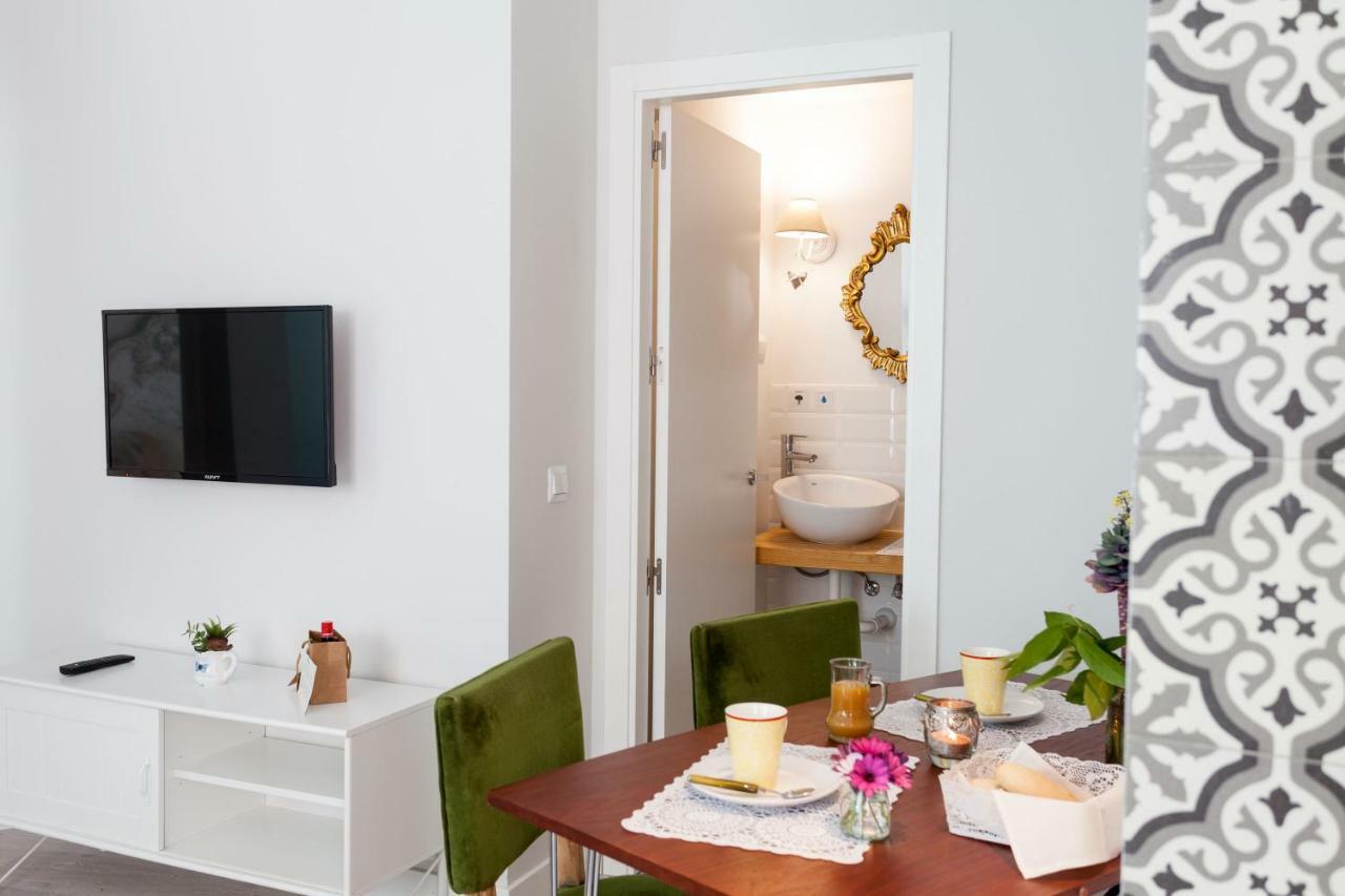 Graffiti Suites Malaga Ngoại thất bức ảnh